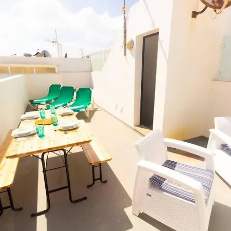 Casa Bianca Caleta De Famara Hotel Exterior photo